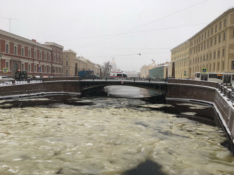 Зима в городе: почему ваша машина может помешать уборке снега